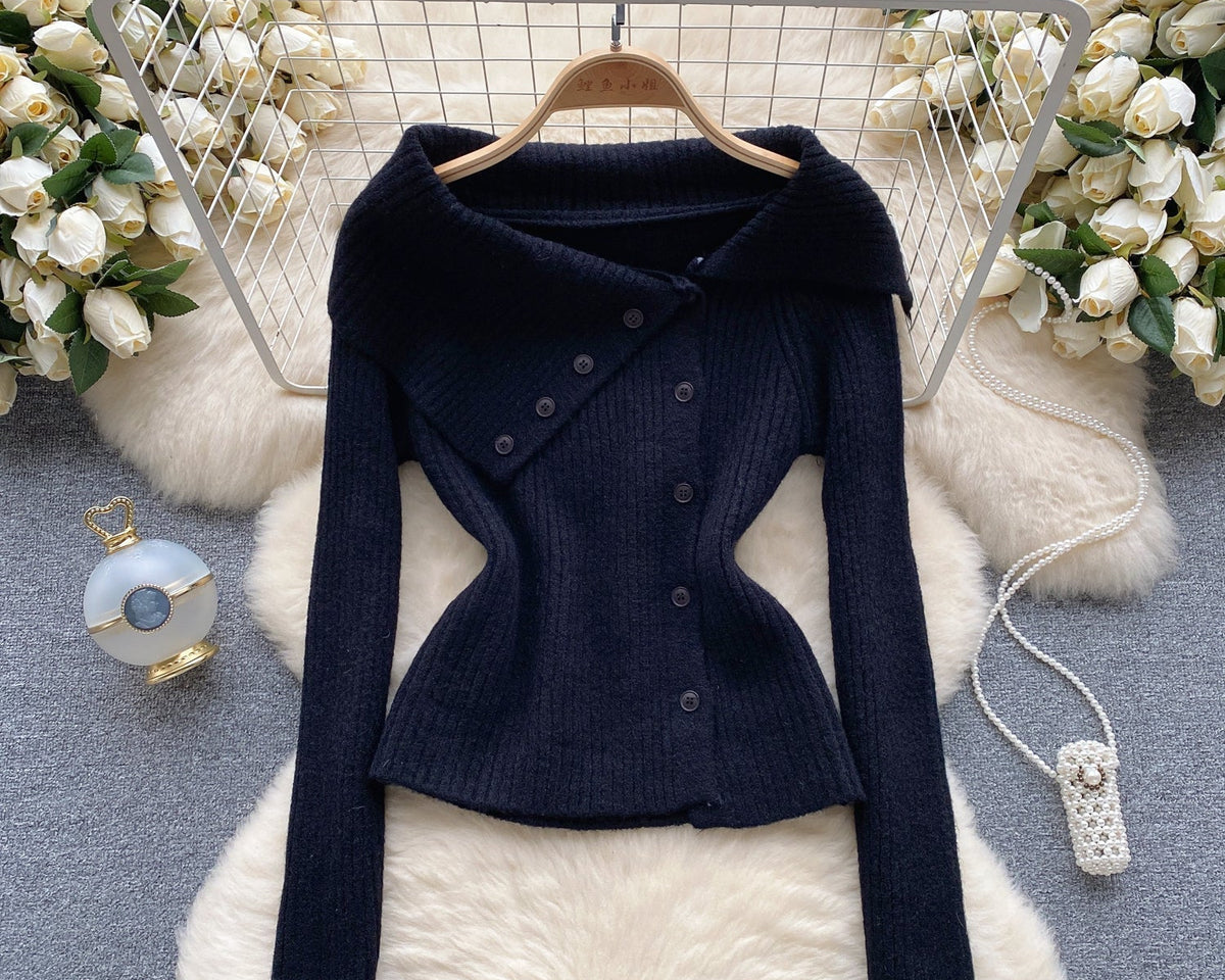 Yaka Detaylı Düz Renk Triko