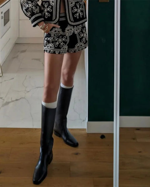 Clara | Kadınlar için Cazibeli Desenli Palto ve Şık Kısa Kıyafetler