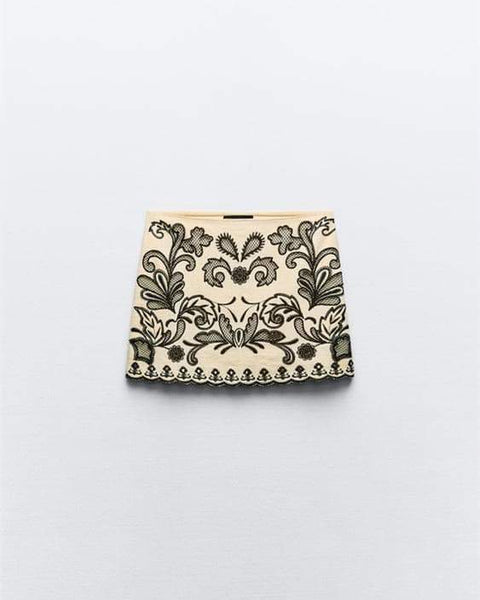 Cornelia – Çiçek Desenli Nakışlı Etek Seti